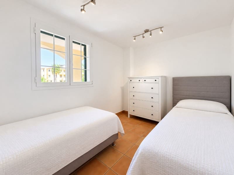 2 sypialnia Apartament do wynajęcia w Santa Ponsa z basenem garażem - 2 500 € (Ref: 10139451)