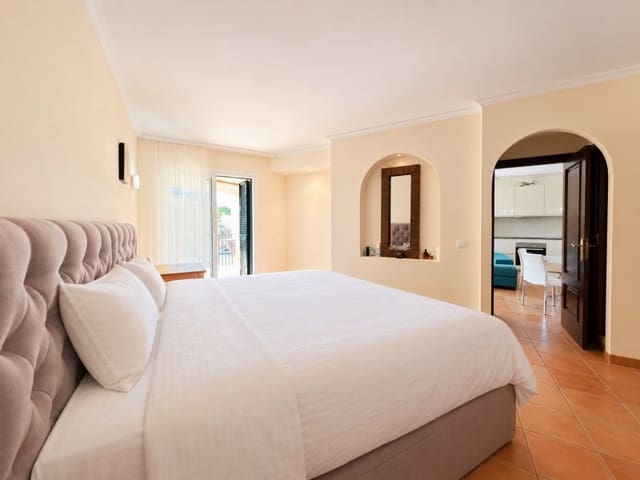 2 sypialnia Apartament do wynajęcia w Santa Ponsa, Calvià z basenem garażem - 2 500 € (Ref: 10139451)