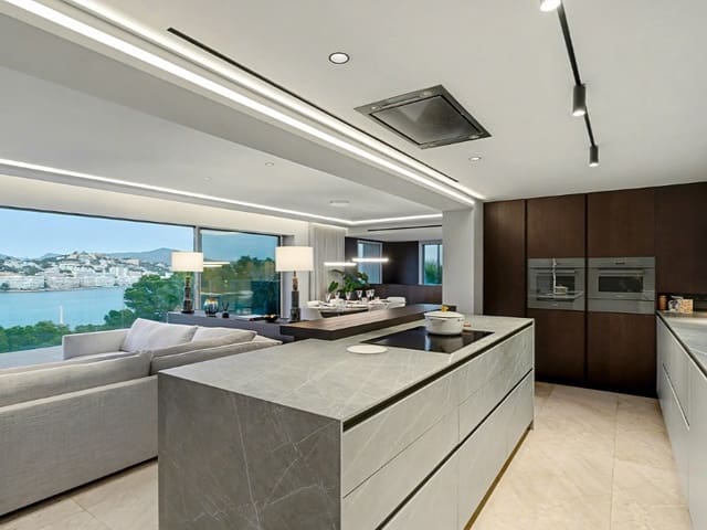 4 slaapkamer Villa te koop in Santa Ponsa, Calvià met zwembad garage - € 6.750.000 (Ref: 10168430)