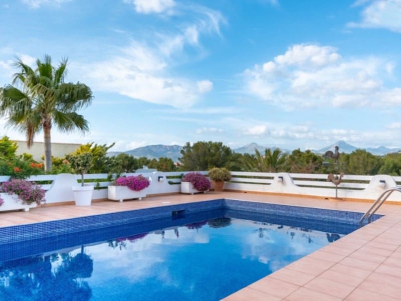 4 soverom Villa til salgs i Santa Ponsa med svømmebasseng - € 1 785 000 (Ref: 6730959)