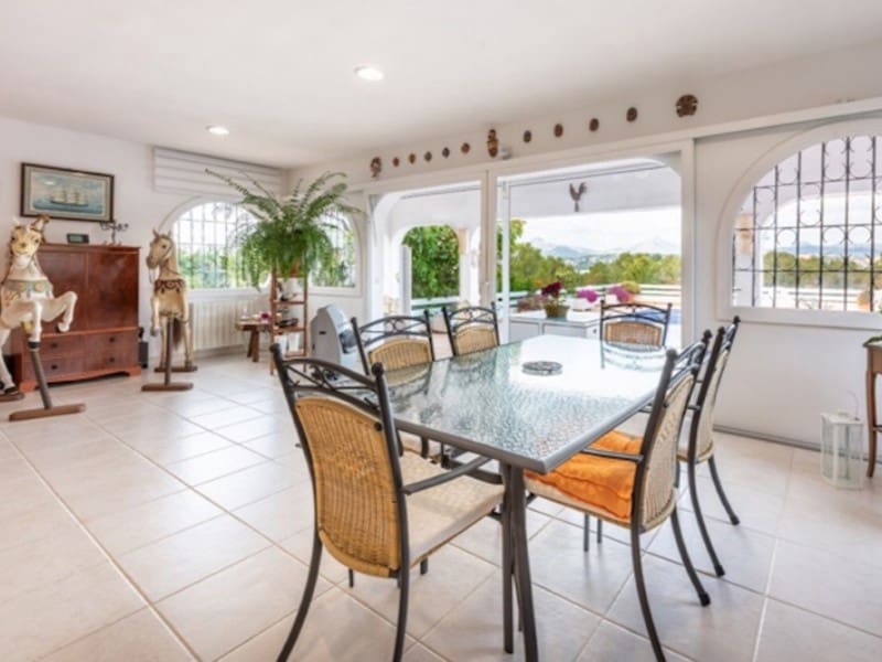 4 soverom Villa til salgs i Santa Ponsa med svømmebasseng - € 1 785 000 (Ref: 6730959)