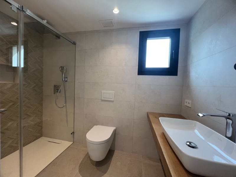 6 bedroom Villa for sale in Santa Ponsa with pool - € 4,495,000 (Ref: 7958544)