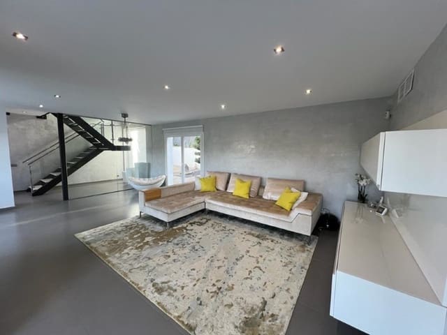 4 soverom Villa til salgs i Santa Ponsa, Calvià med svømmebasseng - € 2 500 000 (Ref: 8016012)