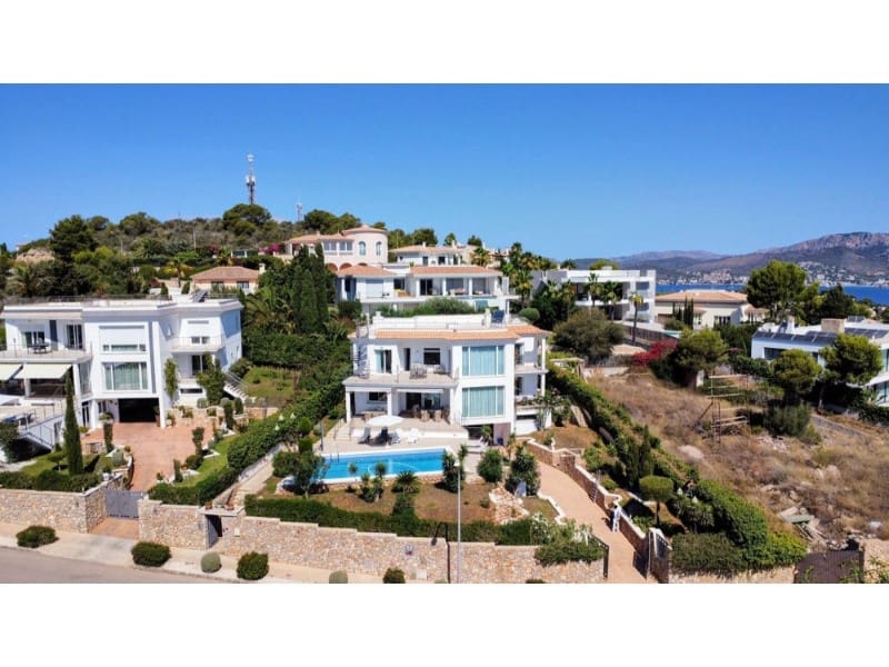 Villa/Maison de 4 chambres à louer à Santa Ponsa avec piscine - 12 000 € (Ref: 8093468)