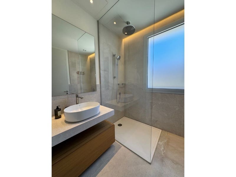 5 bedroom Villa for sale in Sol de Mallorca with pool - € 4,600,000 (Ref: 8247259)