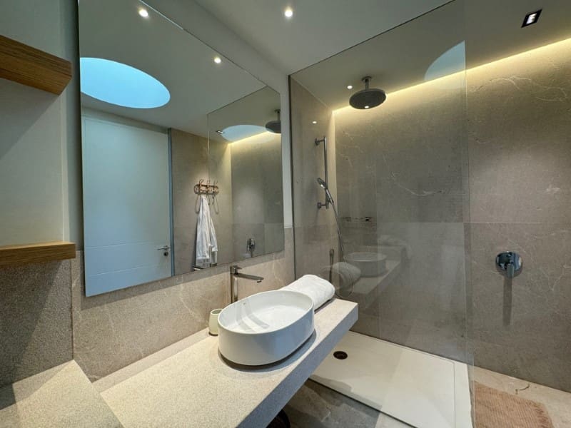 5 bedroom Villa for sale in Sol de Mallorca with pool - € 4,600,000 (Ref: 8247259)