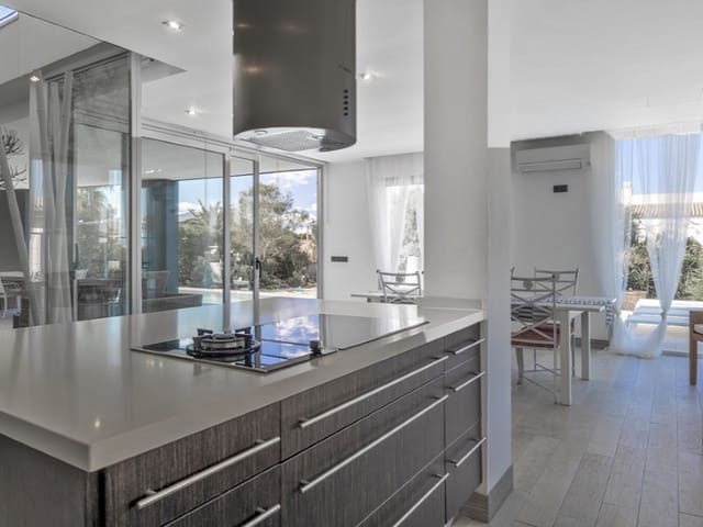 4 soveværelse Villa til salg i Llucmajor med swimmingpool - € 1.700.000 (Ref: 8628198)