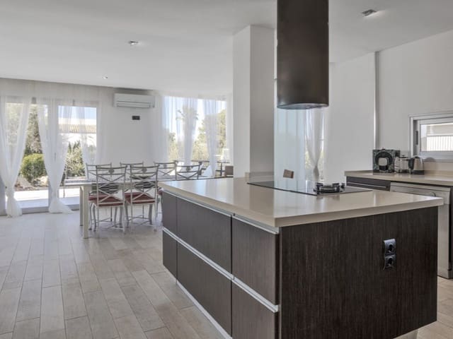 4 soveværelse Villa til salg i Llucmajor med swimmingpool - € 1.700.000 (Ref: 8628198)