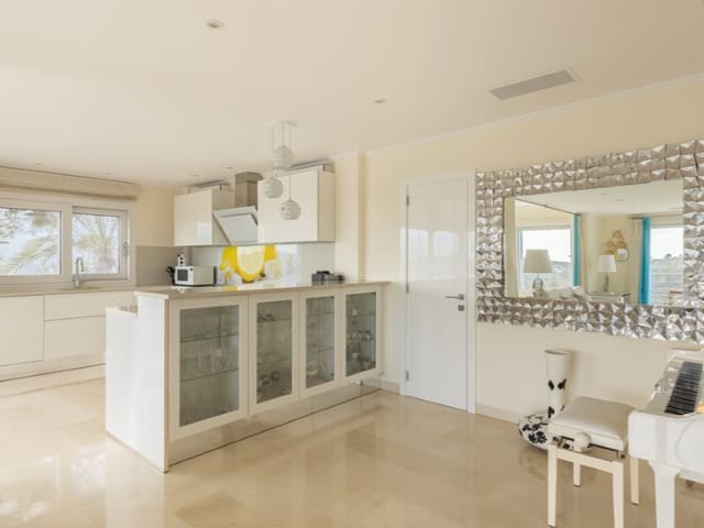 Chalet de 3 habitaciones en Costa de la Calma, Calvià en venta con piscina - 2.980.000 € (Ref: 8802678)