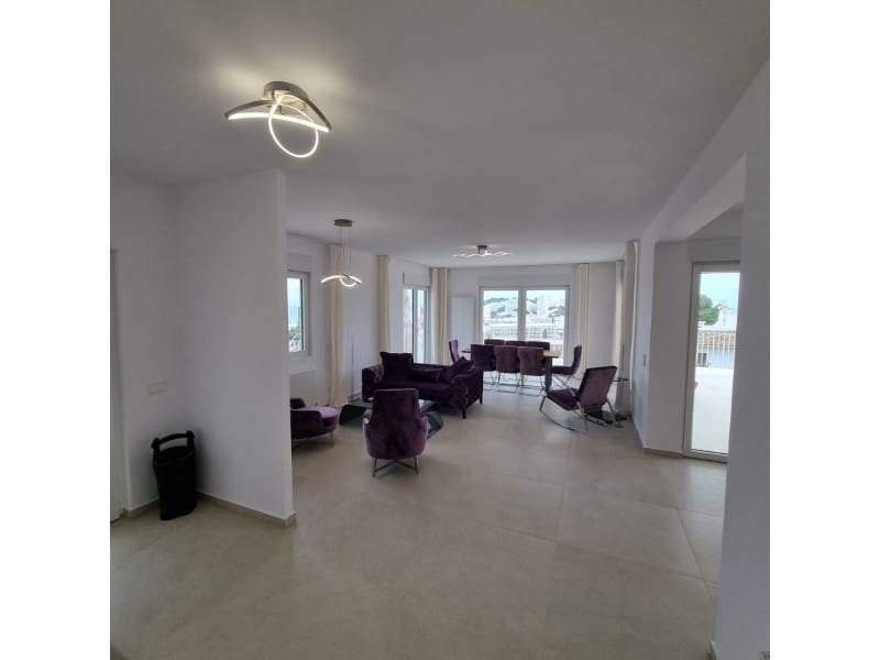 4 soveværelse Villa til leje i Palmanova med swimmingpool - € 7.000 (Ref: 9000346)