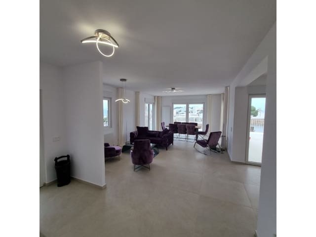 Chalet de 4 habitaciones en Palmanova, Calvià en alquiler con piscina - 7.000 € (Ref: 9000346)