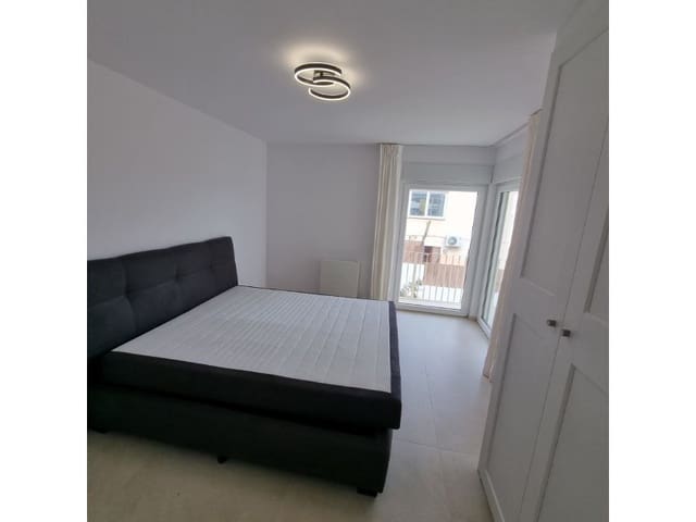 Chalet de 4 habitaciones en Palmanova, Calvià en alquiler con piscina - 7.000 € (Ref: 9000346)