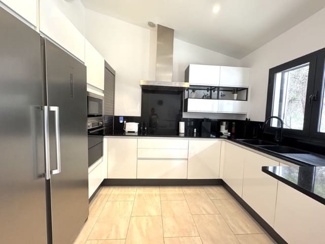 3 camera da letto Villa in vendita in Santa Ponsa, Calvià con piscina - 1.750.000 € (Rif: 9004482)