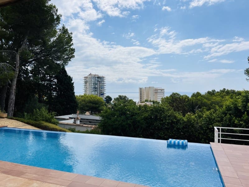 6 soveværelse Villa til salg i Palmanova med swimmingpool - € 2.550.000 (Ref: 9151534)