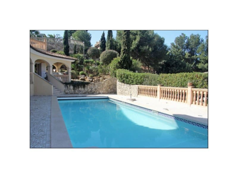 4 bedroom Villa for rent in Santa Ponsa with pool - € 6,000 (Ref: 9163232)