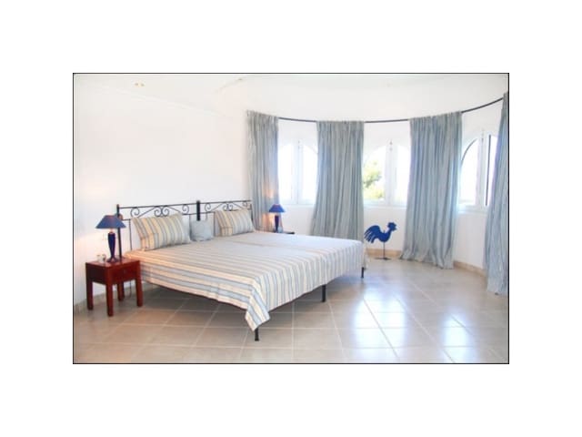 4 soveværelse Villa til leje i Santa Ponsa, Calvià med swimmingpool - € 6.000 (Ref: 9163232)