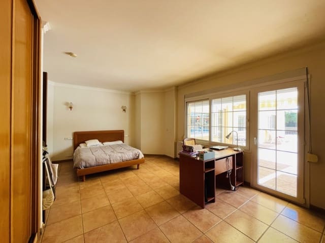 6 Zimmer Villa zu verkaufen in Santa Ponsa, Calvià mit Pool - 2.600.000 € (Ref: 9172347)