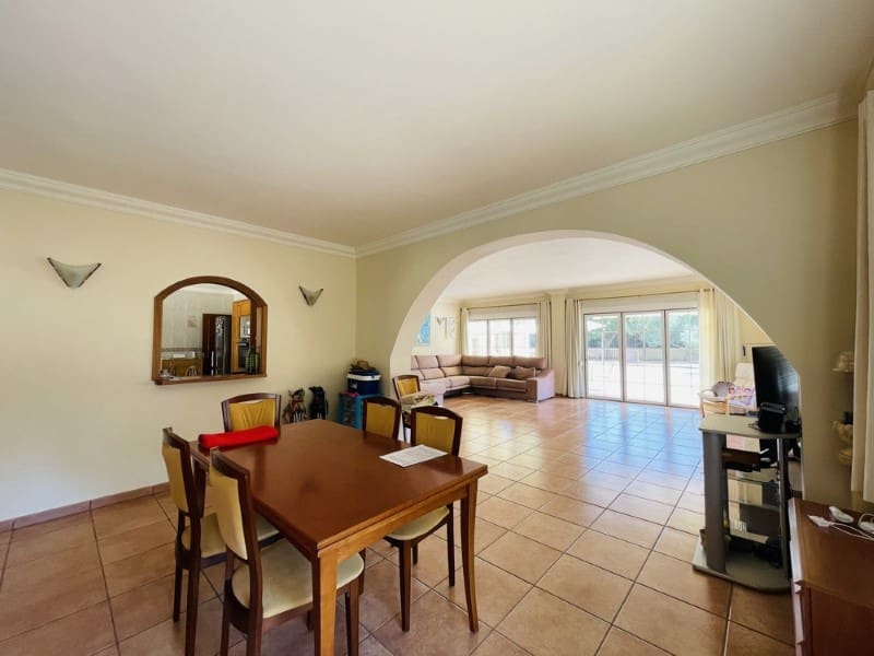 6 bedroom Villa for sale in Santa Ponsa with pool - € 2,600,000 (Ref: 9172347)