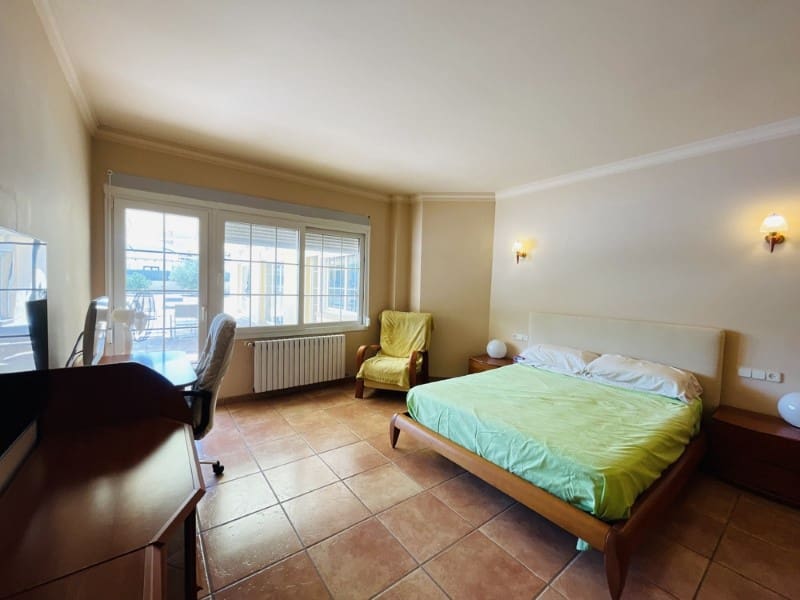 6 bedroom Villa for sale in Santa Ponsa with pool - € 2,600,000 (Ref: 9172347)