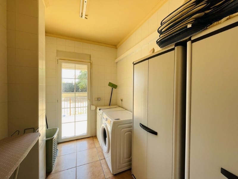 6 bedroom Villa for sale in Santa Ponsa with pool - € 2,600,000 (Ref: 9172347)