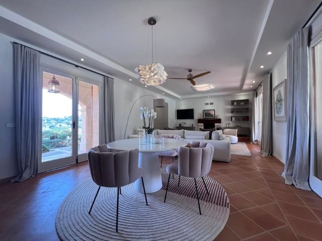 3 soveværelse Villa til salg i Santa Ponsa, Calvià med swimmingpool - € 2.550.000 (Ref: 9175940)