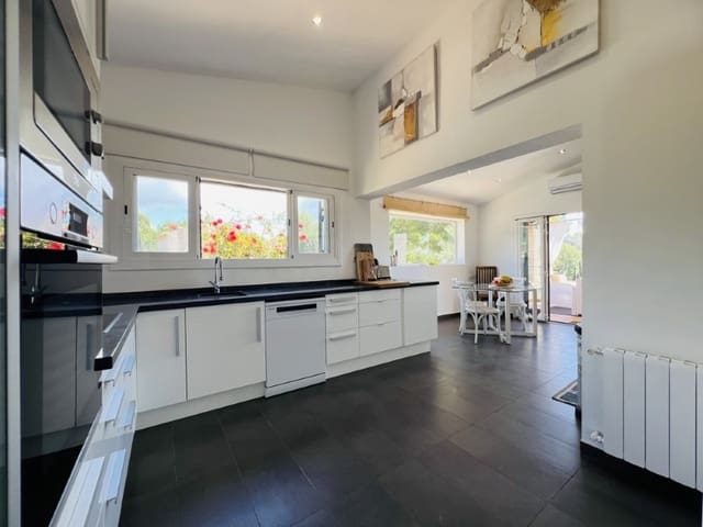 3 soveværelse Villa til salg i Costa de la Calma, Calvià med swimmingpool - € 1.350.000 (Ref: 9203464)