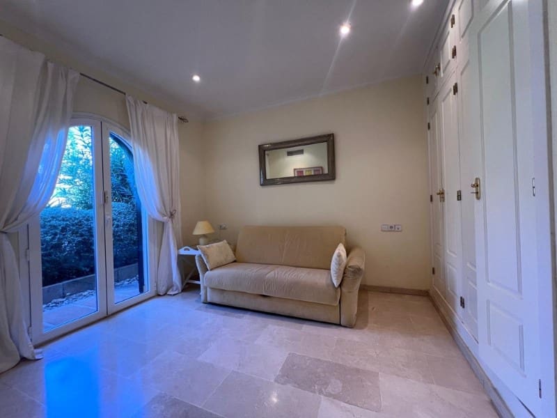 2 bedroom Apartment for sale in Santa Ponsa with pool garage - € 690,000 (Ref: 9240917)