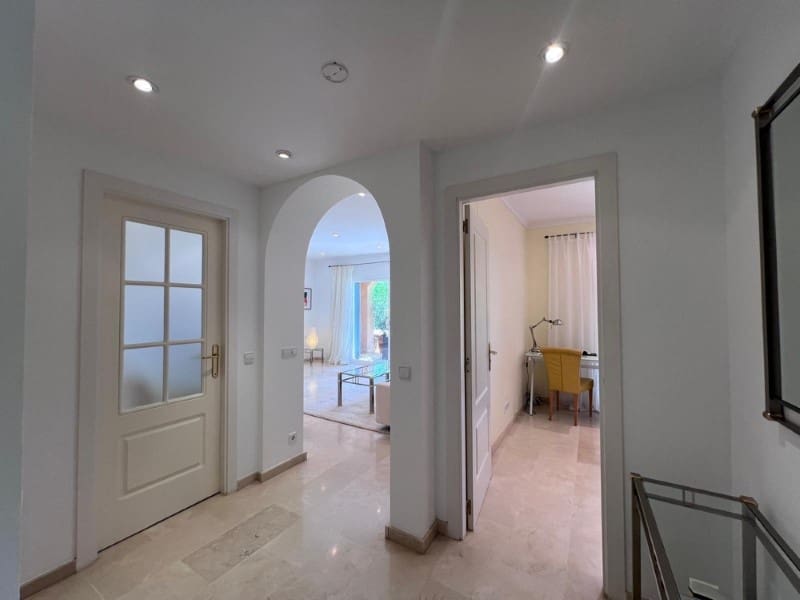 2 bedroom Apartment for sale in Santa Ponsa with pool garage - € 690,000 (Ref: 9240917)