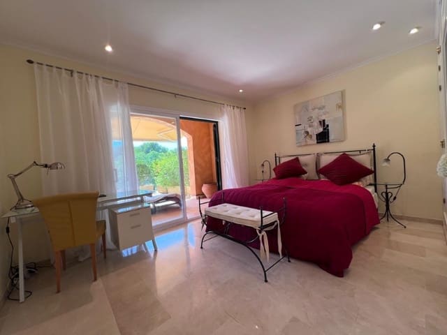Apartamento de 2 habitaciones en Santa Ponsa, Calvià en venta con piscina garaje - 690.000 € (Ref: 9240917)