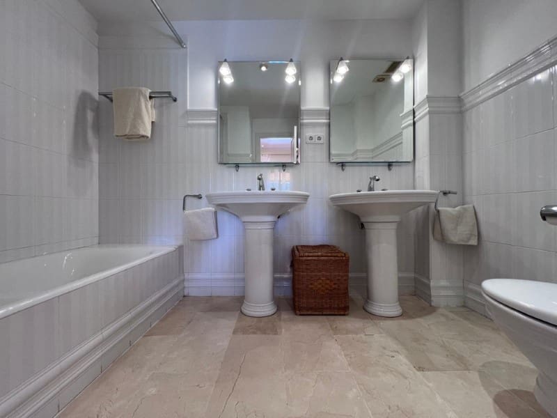 2 bedroom Apartment for sale in Santa Ponsa with pool garage - € 690,000 (Ref: 9240917)