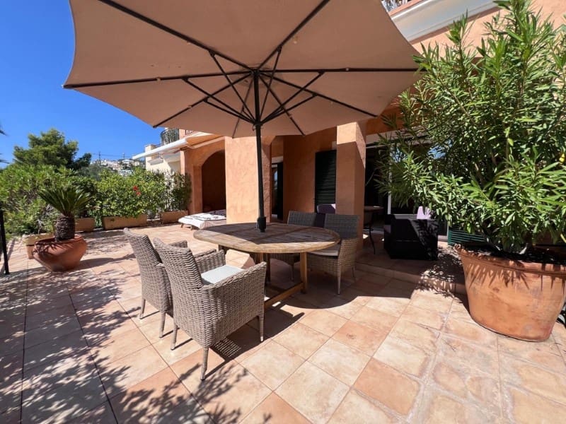 2 bedroom Apartment for sale in Santa Ponsa with pool garage - € 690,000 (Ref: 9240917)