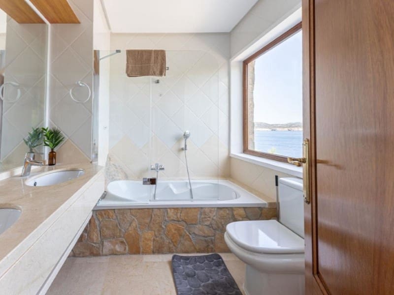 4 bedroom Villa for sale in Santa Ponsa with pool - € 8,000,000 (Ref: 9241202)