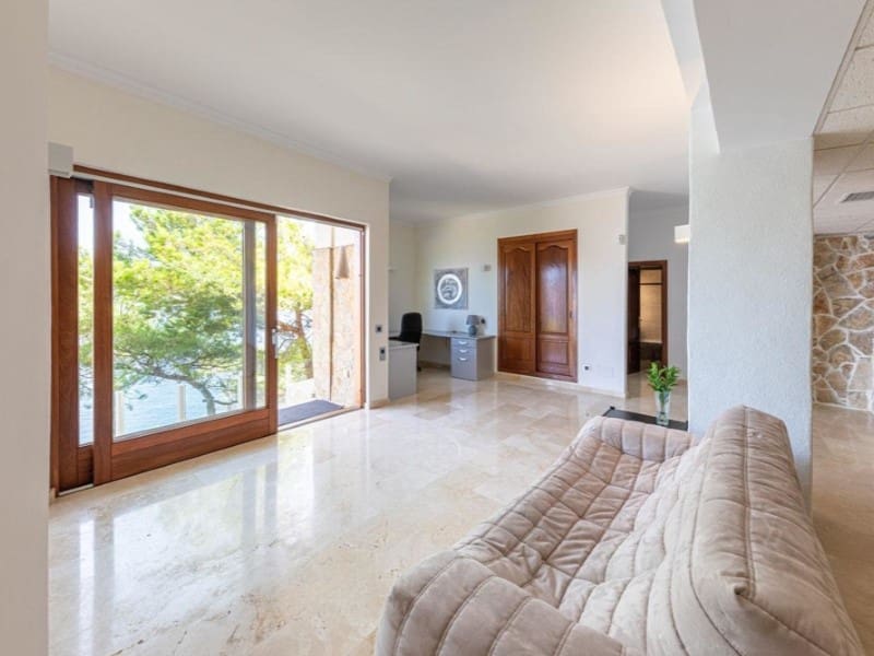 4 bedroom Villa for sale in Santa Ponsa with pool - € 8,000,000 (Ref: 9241202)