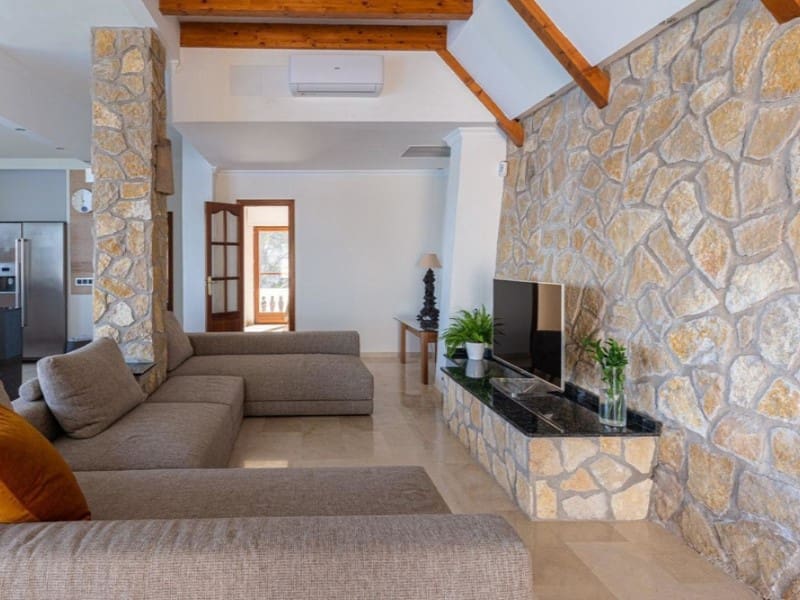 4 bedroom Villa for sale in Santa Ponsa with pool - € 8,000,000 (Ref: 9241202)