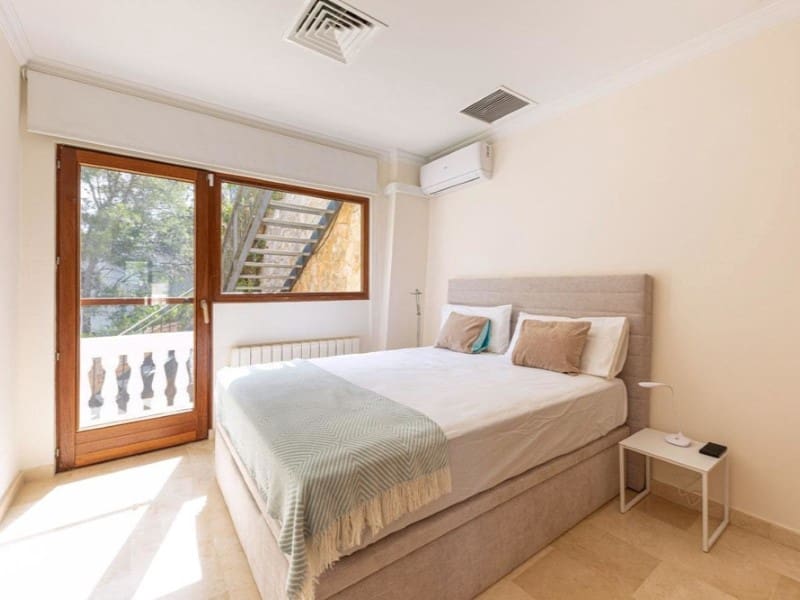 4 bedroom Villa for sale in Santa Ponsa with pool - € 8,000,000 (Ref: 9241202)