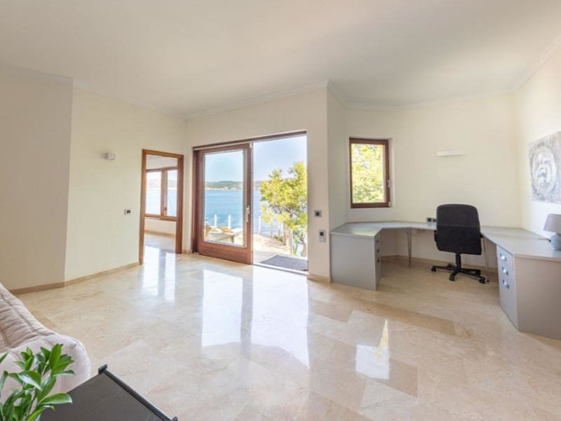 4 bedroom Villa for sale in Santa Ponsa with pool - € 8,000,000 (Ref: 9241202)