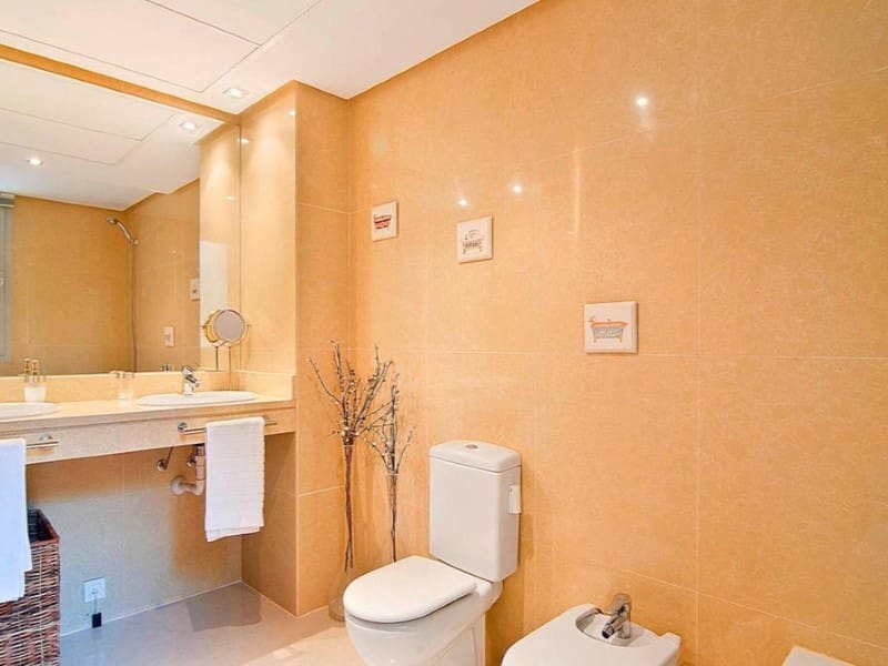 4 bedroom Apartment for sale in Sol de Mallorca with pool - € 995,000 (Ref: 9283063)