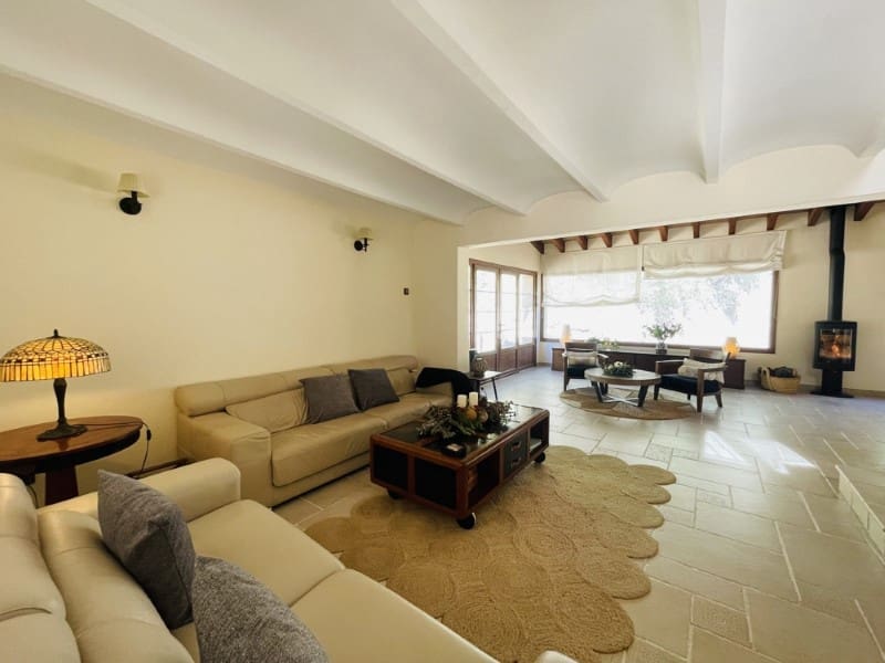 4 bedroom Finca/Country House for sale in Calvia with pool - € 1,995,000 (Ref: 9372375)