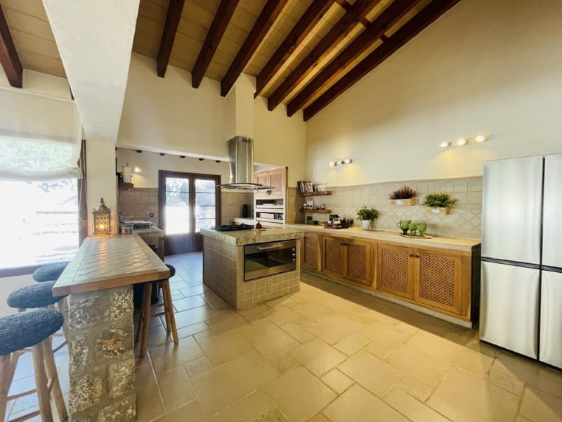 4 bedroom Finca/Country House for sale in Calvia with pool - € 1,995,000 (Ref: 9372375)