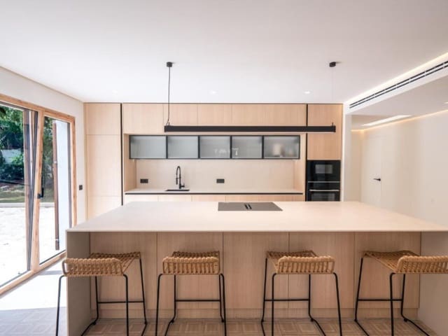 Villa te koop in Port de Pollença, Pollensa / Pollença met zwembad garage - € 2.800.000 (Ref: 9400786)