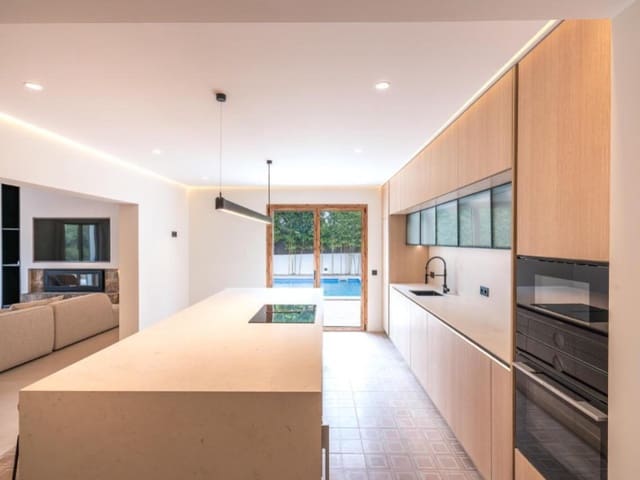 Villa te koop in Port de Pollença, Pollensa / Pollença met zwembad garage - € 2.800.000 (Ref: 9400786)