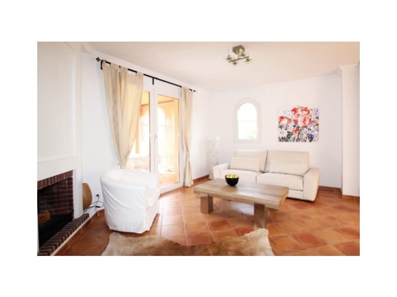 4 bedroom Semi-detached Villa for rent in Es Camp De Mar / El Camp De Mar with pool - € 3,200 (Ref: 9473174)