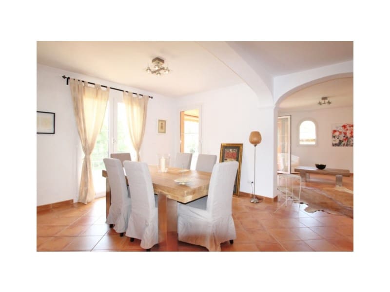 4 bedroom Semi-detached Villa for rent in Es Camp De Mar / El Camp De Mar with pool - € 3,200 (Ref: 9473174)