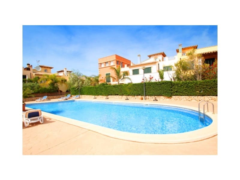 4 bedroom Semi-detached Villa for rent in Es Camp De Mar / El Camp De Mar with pool - € 3,200 (Ref: 9473174)