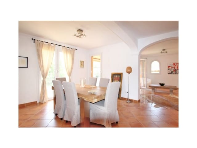 4 bedroom Semi-detached Villa for rent in Es Camp De Mar / El Camp De Mar, Andratx - € 3,200 (Ref: 9473174)