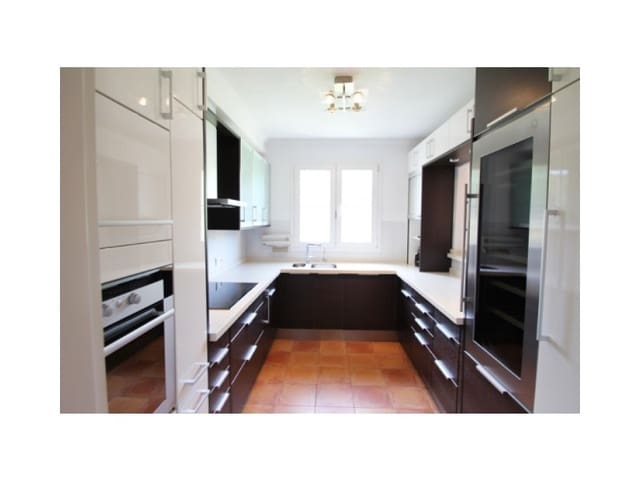 4 bedroom Semi-detached Villa for rent in Es Camp De Mar / El Camp De Mar, Andratx - € 3,200 (Ref: 9473174)