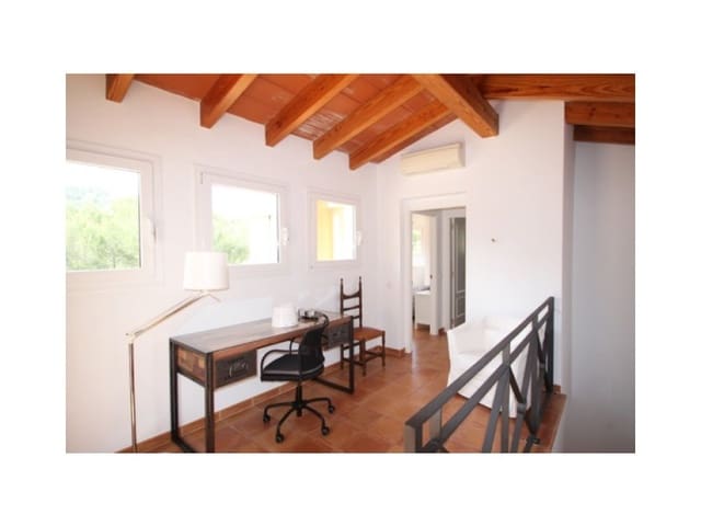 4 bedroom Semi-detached Villa for rent in Es Camp De Mar / El Camp De Mar, Andratx - € 3,200 (Ref: 9473174)