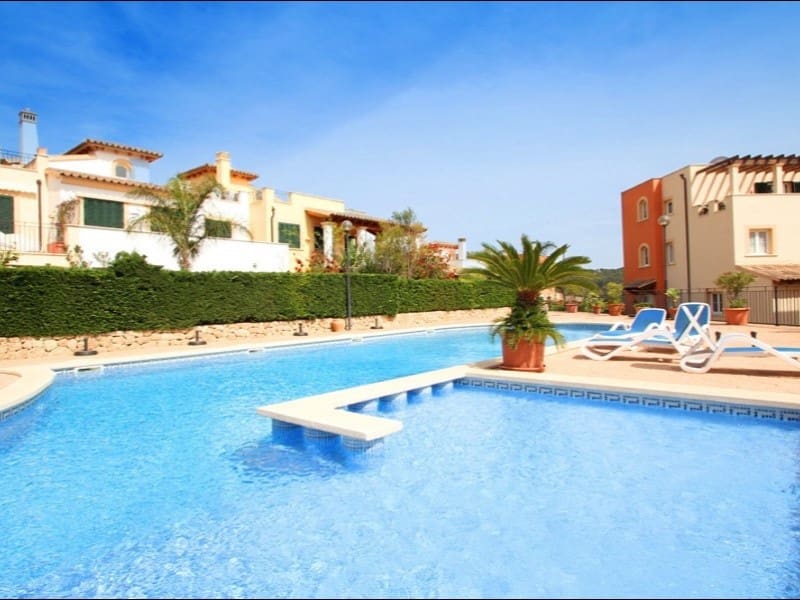 4 bedroom Semi-detached Villa for rent in Es Camp De Mar / El Camp De Mar with pool - € 3,200 (Ref: 9473174)