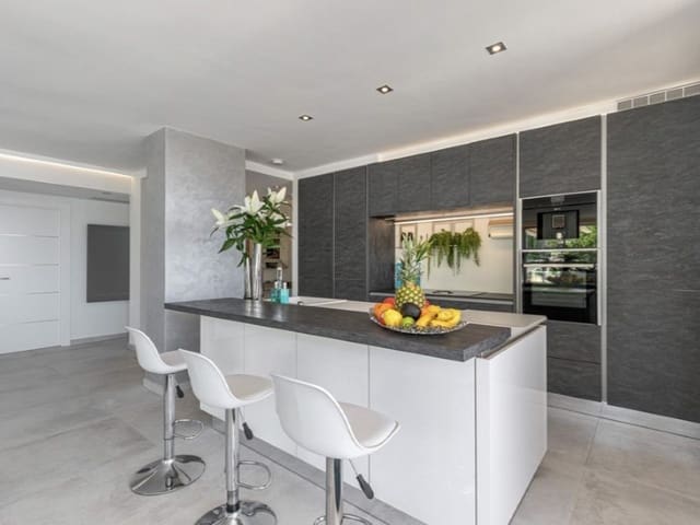 3 Zimmer Penthouse zu verkaufen in Santa Ponsa, Calvià mit Pool - 1.995.000 € (Ref: 9474352)