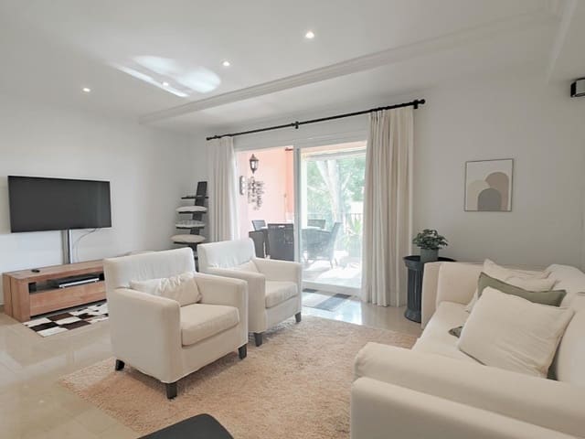 3 bedroom Apartment for rent in Santa Ponsa, Calvià with pool garage - € 3,200 (Ref: 9485228)